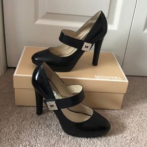 Michael kors black patent Mary Jane heels